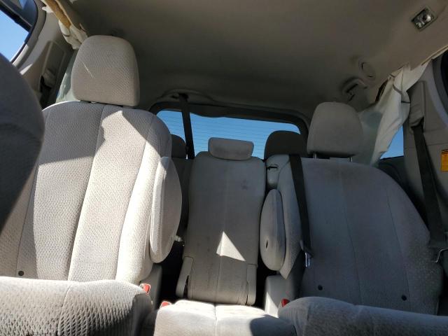 5TDKK3DC1ES456490 - 2014 TOYOTA SIENNA LE ვერცხლისფერი ფოტო 10