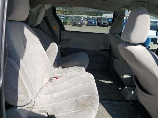 5TDKK3DC1ES456490 - 2014 TOYOTA SIENNA LE ვერცხლისფერი ფოტო 11