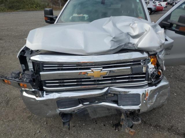 1GC2KUEG7JZ315231 - 2018 CHEVROLET SILVERADO K2500 HEAVY DUTY SILVER photo 11