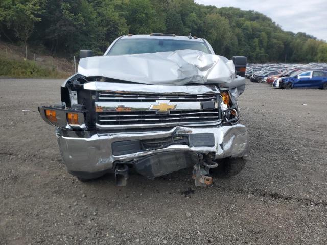 1GC2KUEG7JZ315231 - 2018 CHEVROLET SILVERADO K2500 HEAVY DUTY SILVER photo 5