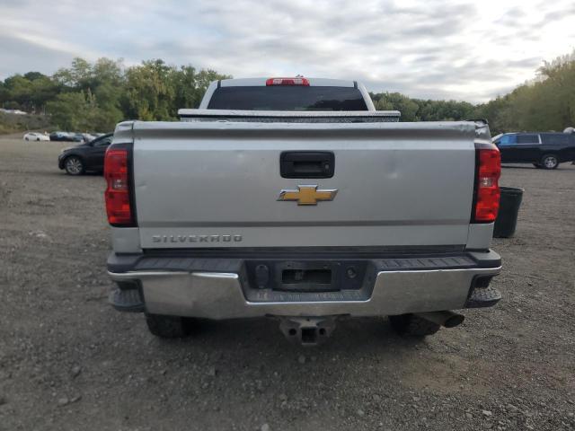 1GC2KUEG7JZ315231 - 2018 CHEVROLET SILVERADO K2500 HEAVY DUTY SILVER photo 6