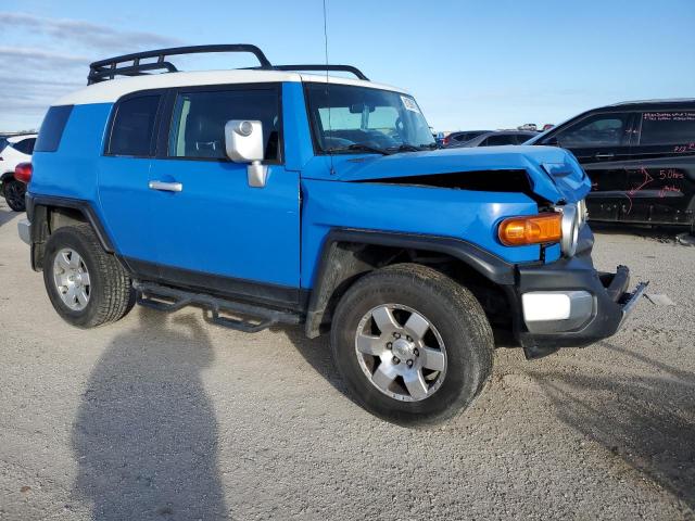 JTEBU11F270038101 - 2007 TOYOTA FJ CRUISER BLUE photo 4