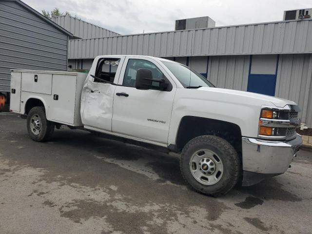 2GB2CREG0K1215111 - 2019 CHEVROLET SILVERADO C2500 HEAVY DUTY WHITE photo 4