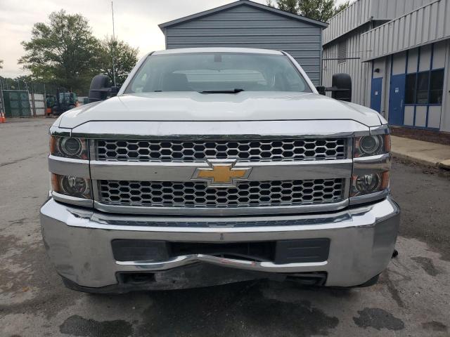 2GB2CREG0K1215111 - 2019 CHEVROLET SILVERADO C2500 HEAVY DUTY WHITE photo 5