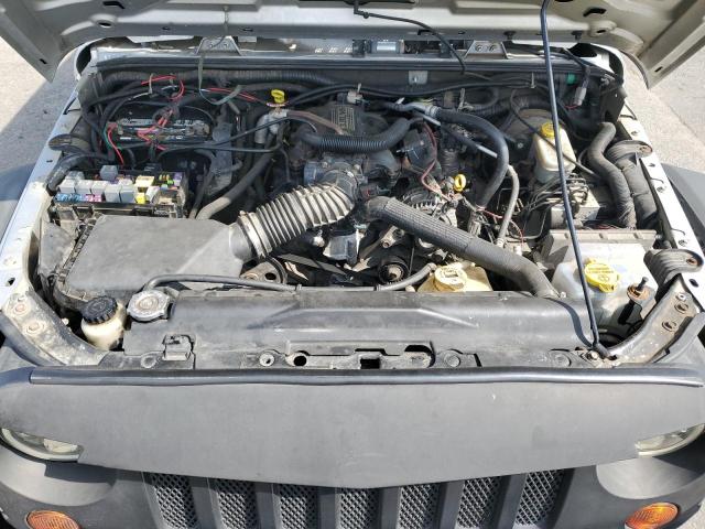 1J4BA3H10AL164363 - 2010 JEEP WRANGLER U SPORT Gümüş fotoğraf 11