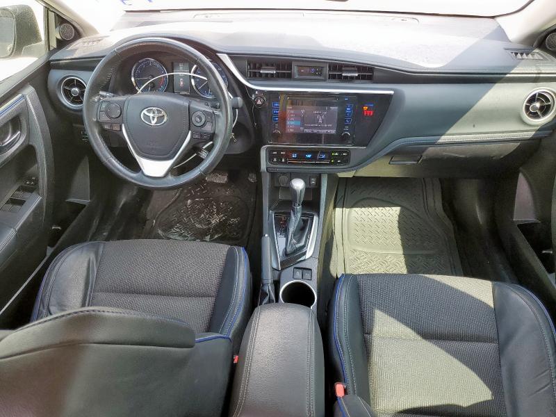 5YFBURHEXJP846659 - 2018 TOYOTA COROLLA L CHARCOAL photo 8