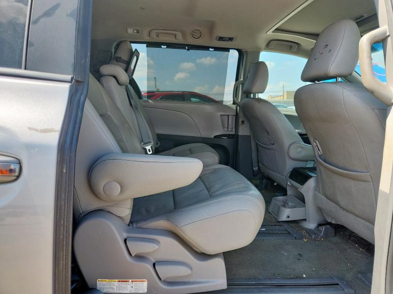 5TDYK3DC6FS558976 - 2015 TOYOTA SIENNA XLE SILVER photo 10