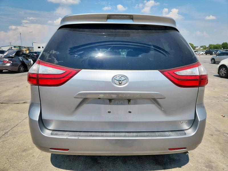 5TDYK3DC6FS558976 - 2015 TOYOTA SIENNA XLE SILVER photo 6