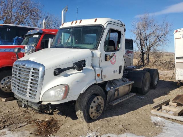 1FUJGBDVXHLHS7931 - 2017 FREIGHTLINER CASCADIA 1 WHITE photo 2