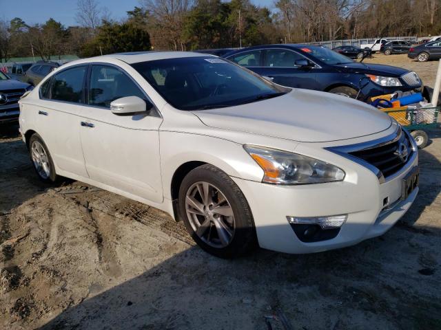 1N4AL3AP9EC294289 - 2014 NISSAN ALTIMA 2.5 WHITE photo 4