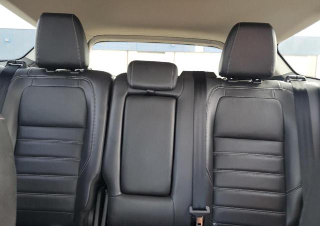 1FMCU9J96HUA60318 - 2017 FORD ESCAPE TITANIUM SILVER photo 10