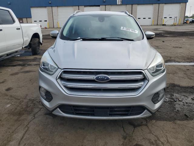 1FMCU9J96HUA60318 - 2017 FORD ESCAPE TITANIUM SILVER photo 5