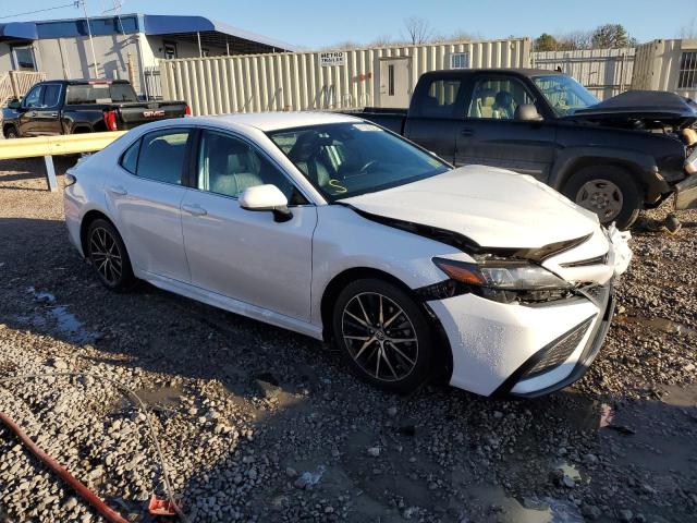 4T1G11AK6MU446066 - 2021 TOYOTA CAMRY SE WHITE photo 4