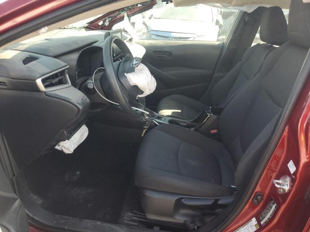 5YFEPMAE6NP351916 - 2022 TOYOTA COROLLA LE أحمر صورة 3