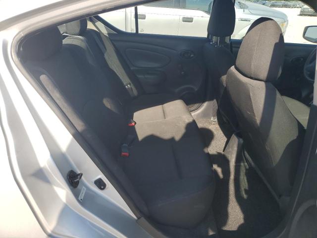 3N1CN7APXKL825670 - 2019 NISSAN VERSA S Gümüş foto 10