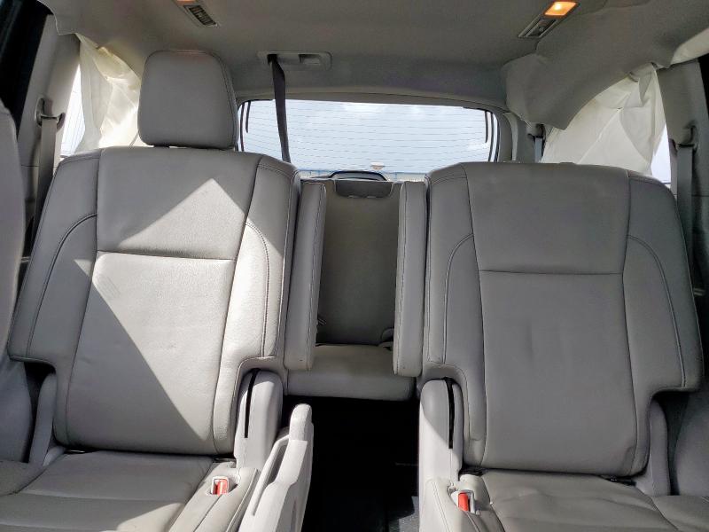 5TDJZRFH8JS538178 - 2018 TOYOTA HIGHLANDER SE Argent photo 10