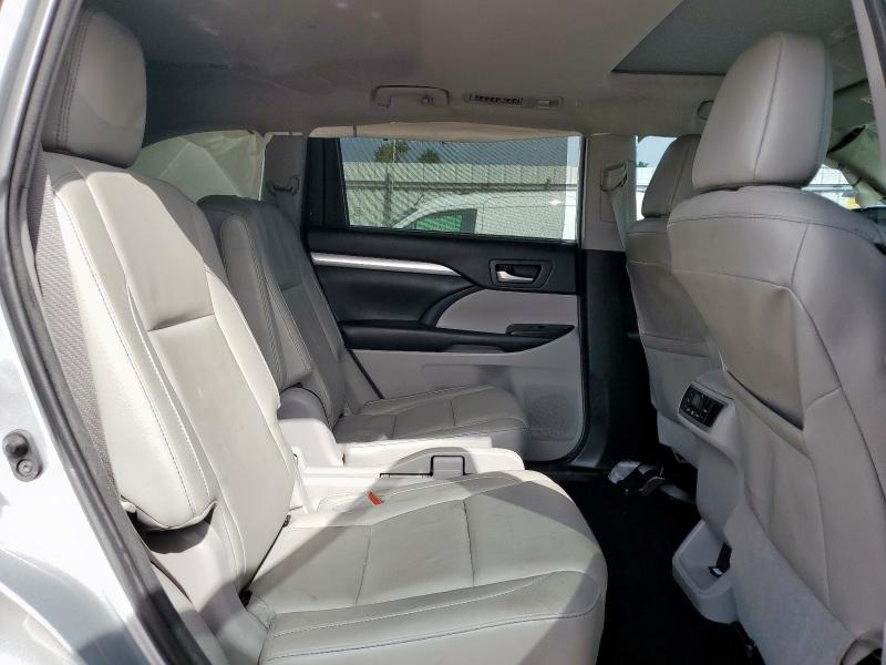 5TDJZRFH8JS538178 - 2018 TOYOTA HIGHLANDER SE Argent photo 11