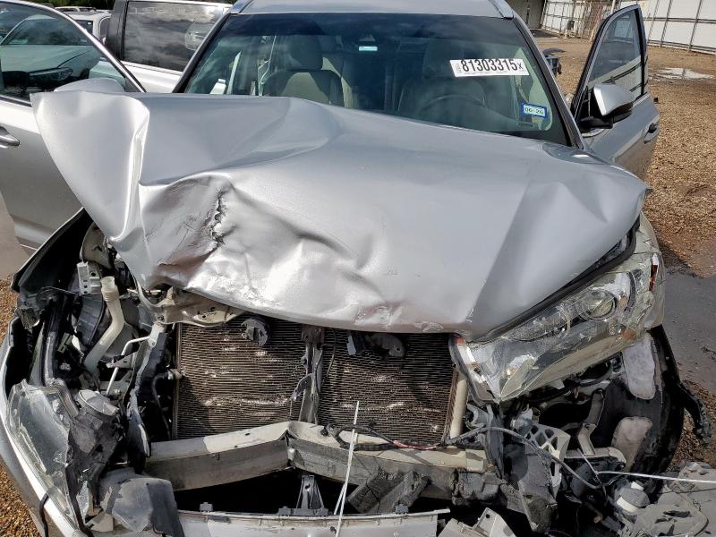 5TDJZRFH8JS538178 - 2018 TOYOTA HIGHLANDER SE Argent photo 12