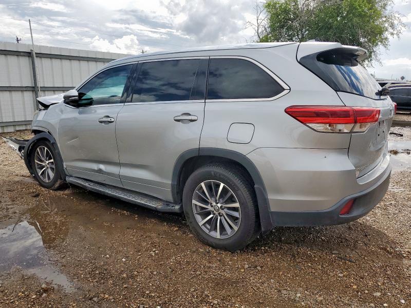 5TDJZRFH8JS538178 - 2018 TOYOTA HIGHLANDER SE Argent photo 2