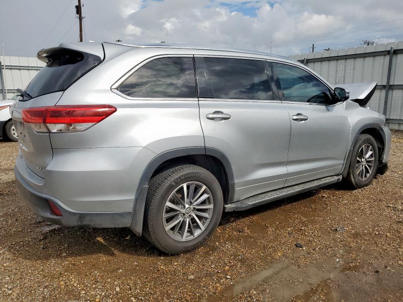 5TDJZRFH8JS538178 - 2018 TOYOTA HIGHLANDER SE Argent photo 3