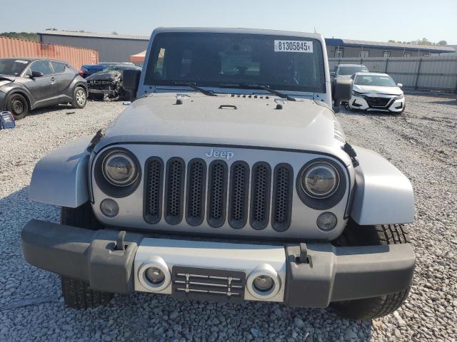 1C4BJWEG2EL183003 - 2014 JEEP WRANGLER UNLIMITED SAHARA Gümüş foto 5