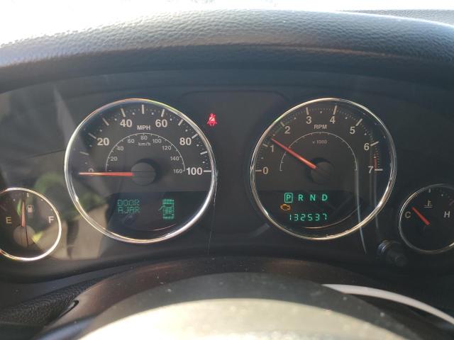 1C4BJWEG2EL183003 - 2014 JEEP WRANGLER UNLIMITED SAHARA Gümüş foto 9