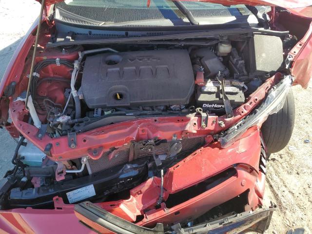 5YFBURHE0JP824055 - 2018 TOYOTA COROLLA L RED photo 11