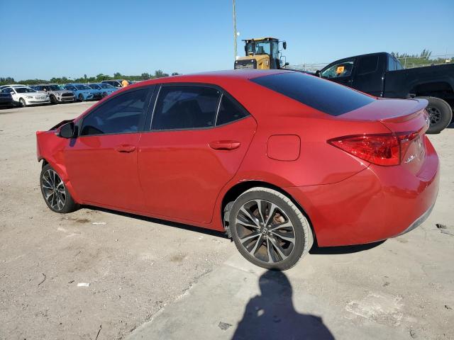 5YFBURHE0JP824055 - 2018 TOYOTA COROLLA L RED photo 2