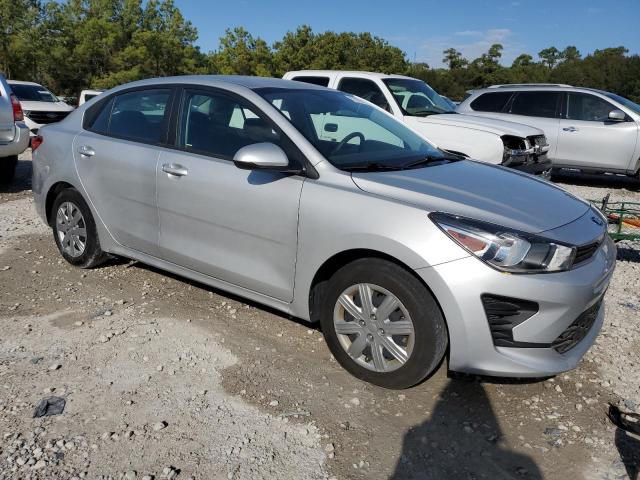 3KPA24AD2ME395769 - 2021 KIA RIO LX SILVER photo 4