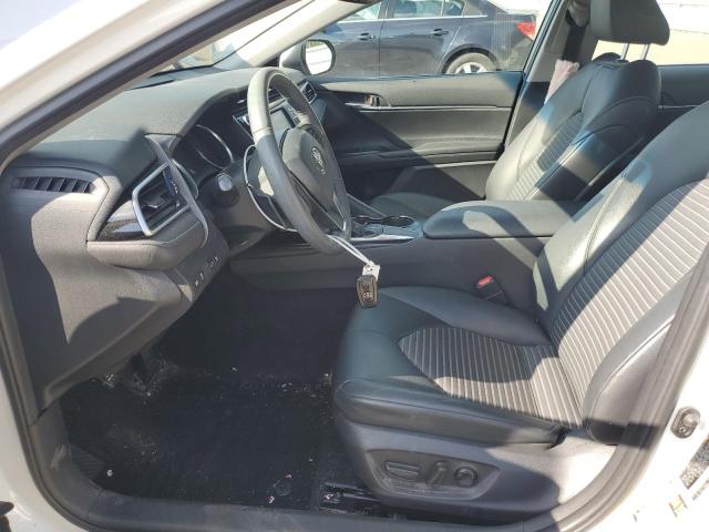 4T1B11HK1JU527035 - 2018 TOYOTA CAMRY L WHITE photo 7