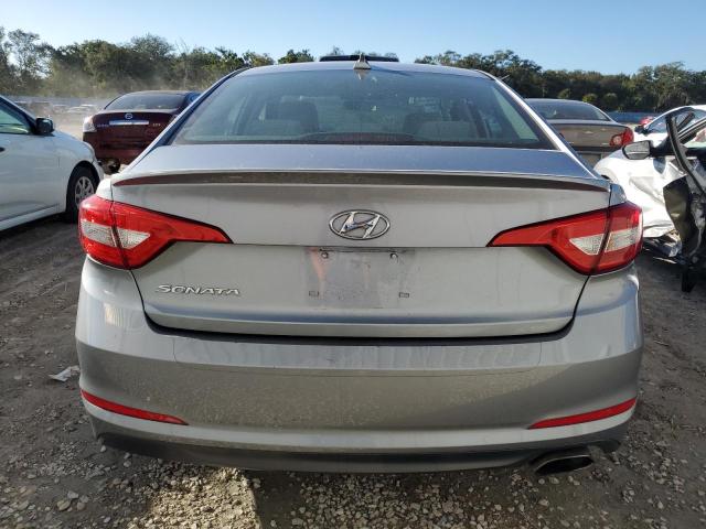 5NPE24AF2FH145093 - 2015 HYUNDAI SONATA SE SILVER photo 6