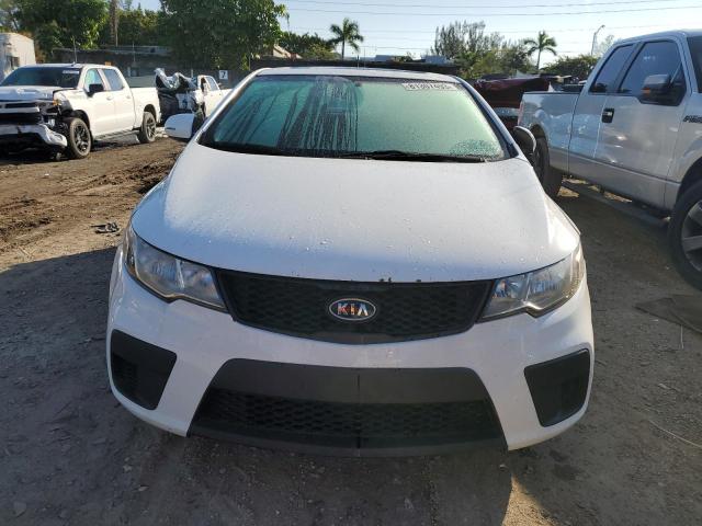 KNAFU6A26B5390302 - 2011 KIA FORTE EX WHITE photo 5