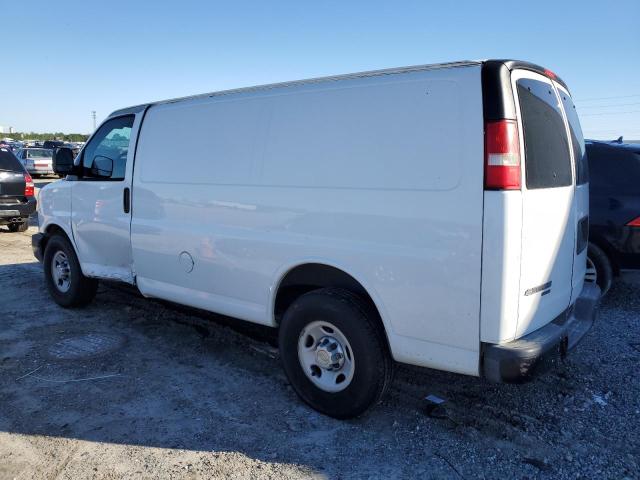 1GCWGFCG4C1179210 - 2012 CHEVROLET EXPRESS G2 WHITE photo 2