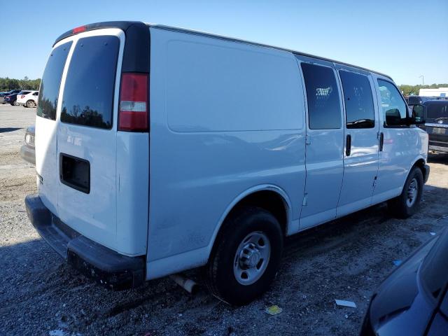 1GCWGFCG4C1179210 - 2012 CHEVROLET EXPRESS G2 WHITE photo 3