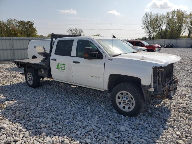 1GB1KUEG5JF211757 - 2018 CHEVROLET SILVERADO K2500 HEAVY DUTY WHITE photo 4