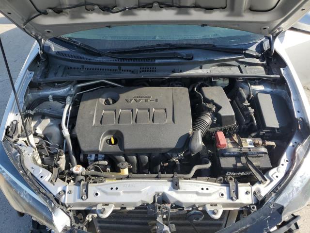 2T1BURHE7JC004670 - 2018 TOYOTA COROLLA L فضي صورة 11