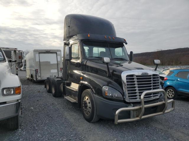 2015 FREIGHTLINER CASCADIA 1, 