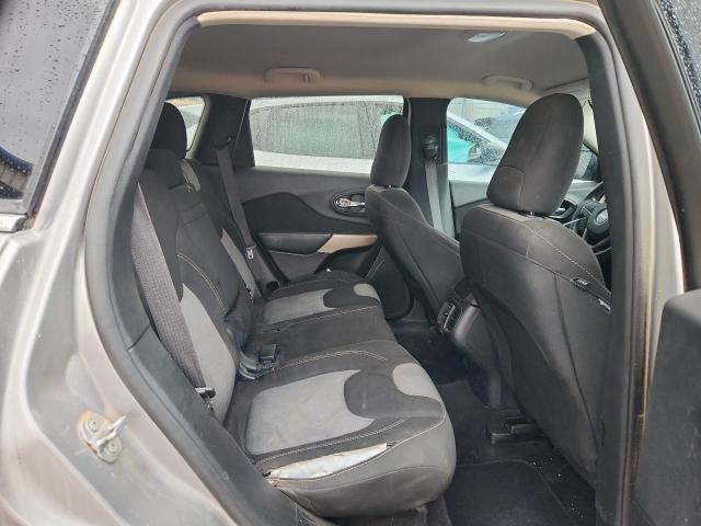 1C4PJLCB8JD566332 - 2018 JEEP CHEROKEE LATITUDE 灰色 照片 11