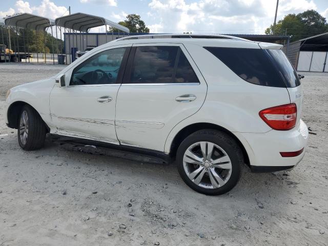 4JGBB8GB8BA626882 - 2011 MERCEDES-BENZ ML 350 4MATIC WHITE photo 2