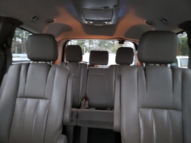 2C4RC1CG1CR208377 - 2012 CHRYSLER TOWN & COU TOURING L WHITE photo 10