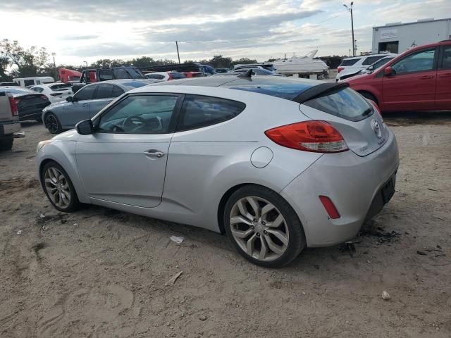 KMHTC6AD1CU055977 - 2012 HYUNDAI VELOSTER SILVER photo 2