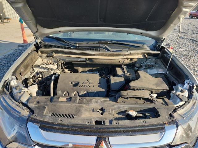 JA4AD2A32JZ002904 - 2018 MITSUBISHI OUTLANDER ES SILVER photo 12