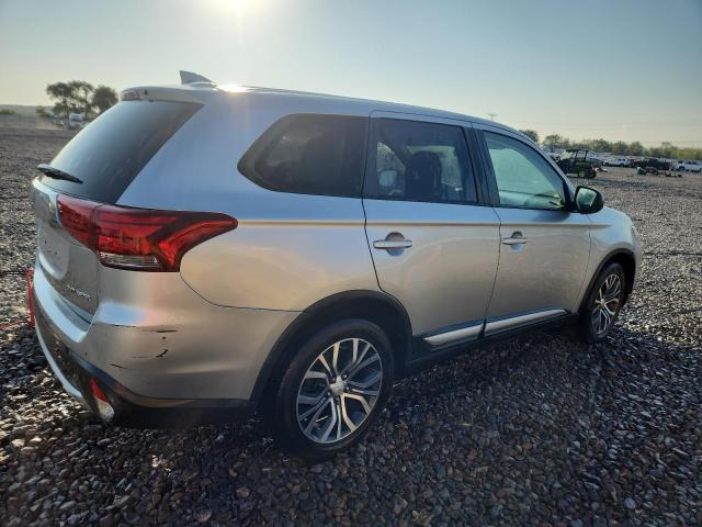 JA4AD2A32JZ002904 - 2018 MITSUBISHI OUTLANDER ES SILVER photo 3