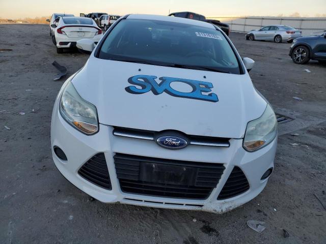 1FADP3K29DL325611 - 2013 FORD FOCUS SE WHITE photo 5