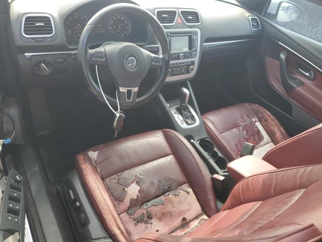 WVWFW7AH3CV021373 - 2012 VOLKSWAGEN EOS LUX WHITE photo 8