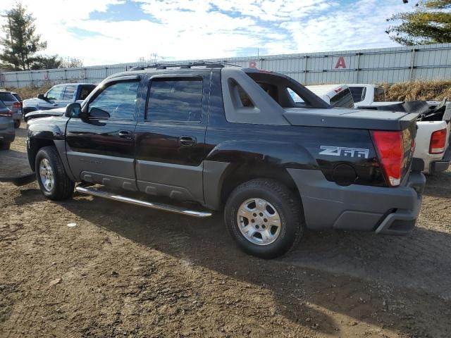 3GNEC13T82G294701 - 2002 CHEVROLET AVALANCHE C1500 BLACK photo 2