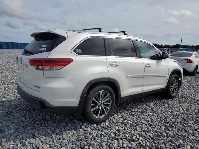 5TDJZRFH9KS570140 - 2019 TOYOTA HIGHLANDER SE 白色 照片 3
