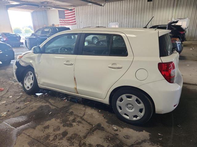 JTKKU4B44A1005369 - 2010 TOYOTA SCION XD WHITE photo 2