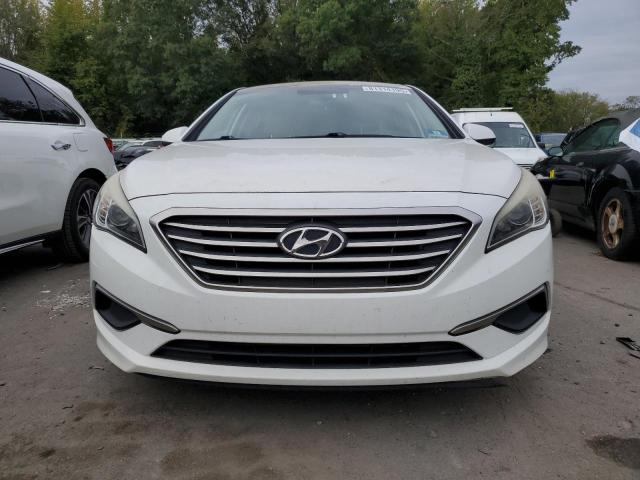 5NPE24AF2GH427932 - 2016 HYUNDAI SONATA SE WHITE photo 5