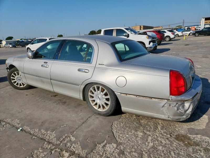 1LNHM81V67Y625364 - 2007 LINCOLN TOWN CAR SIGNATURE Күміс фото 2